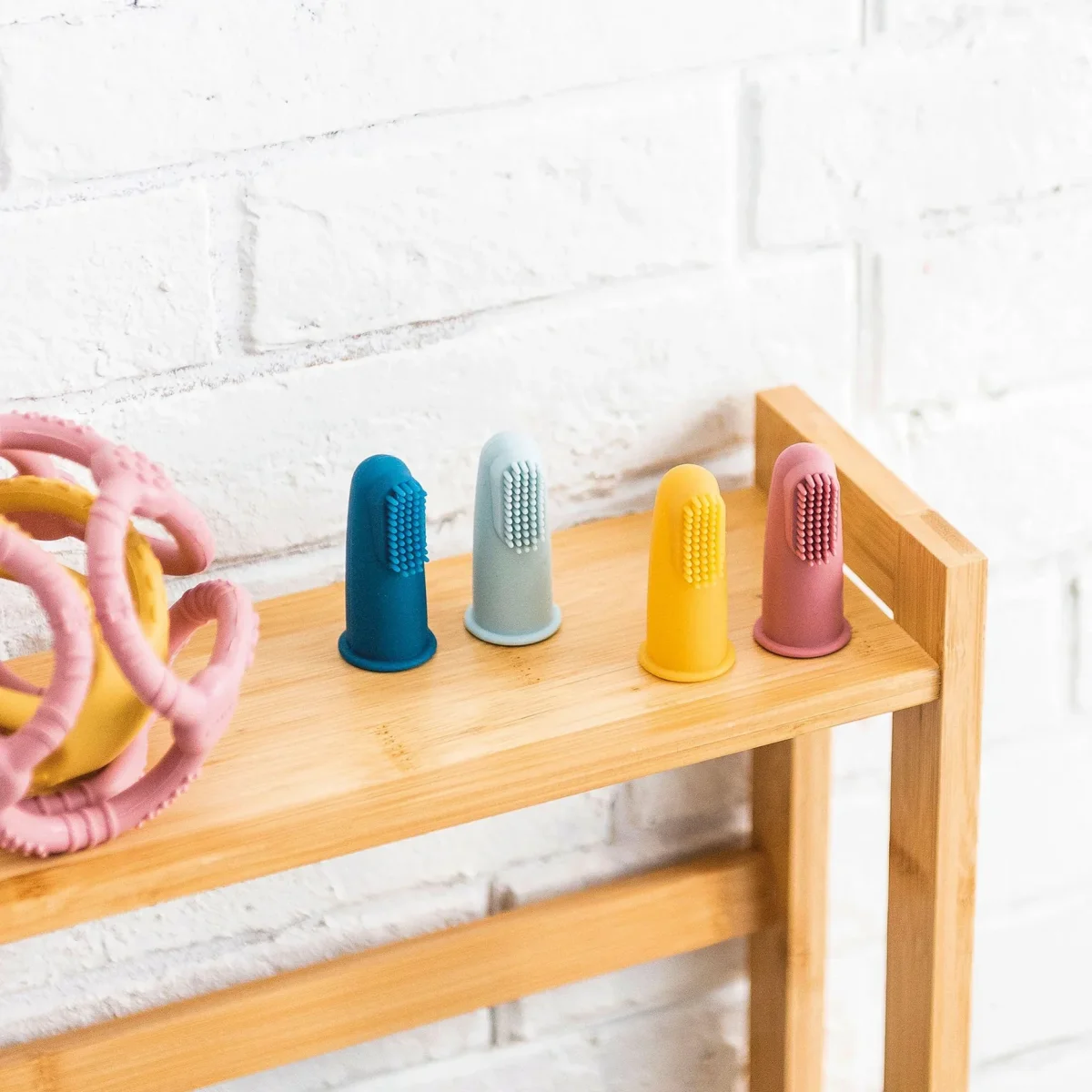 Escova de dentes para bebé - Conjunto de 2 escovas em silicone - Rosa - Image 3